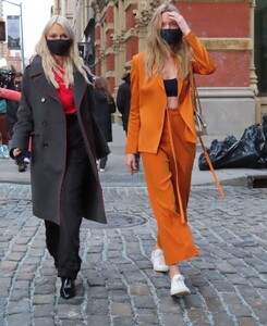 martha-hunt-and-zanna-rassi-arrives-at-jason-wu-fashion-show-in-new-york-02-14-2021-9.jpg