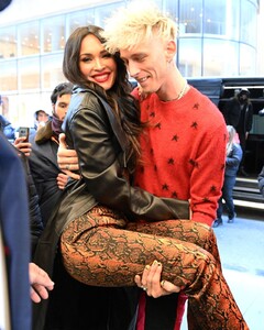 megan-fox-at-the-rockefeller-center-in-new-york-01-30-2021-12.jpg