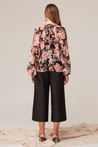 memphis_ls_top_280-black_rosecranes_pant_001-black_nh_0282-edit-edit.jpg