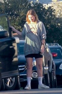 mischa-barton-out-and-about-in-los-angeles-02-24-2021-0.thumb.jpg.d64b73337b1a214d0c71c15b9f121556.jpg