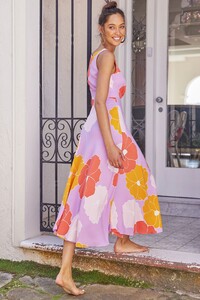 mister-zimi-s20b-vintage-midi-dress-in-flores-5_result.jpg