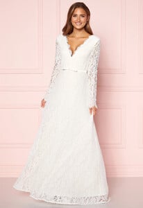 moments-new-york-antoinette-wedding-gown-white.jpg