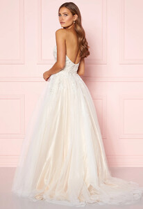 moments-new-york-estelle-wedding-gown-white_1.jpg