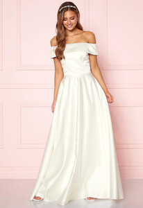 moments-new-york-gabrielle-wedding-gown-white_2.jpg