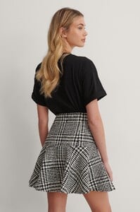 nakd_dogtooth_tweed_skirt_1018-006897-00413832.thumb.jpg.fca6771e5585b35d8812fc2b8d3b3a8e.jpg