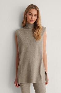 nakd_sharp_shoulder_knitted_vest_1018-007473-0005_03j.thumb.jpg.8ec432151f48624df94cbeac8db345f3.jpg