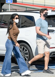 nicole-scherzinger-and-tgom-evans-leaves-chin-chin-in-west-hollywood-02-19-2021-3.jpg