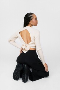 oatmeal-keyhole-lotta-love-knitted-tie-crop-top.thumb.jpeg.0e316833939666ce70771e5754305222.jpeg