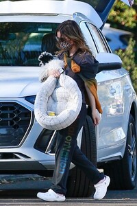 rachel-bilson-out-with-her-dog-in-los-angeles-02-21-2021-2.jpg