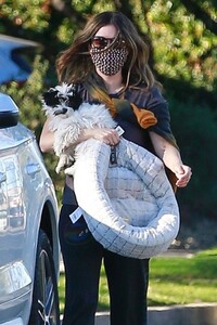 rachel-bilson-out-with-her-dog-in-los-angeles-02-21-2021-6.jpg