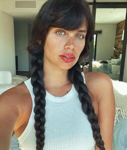 sarasampaio_147480437_243815900751824_5091392304450341705_n.jpg