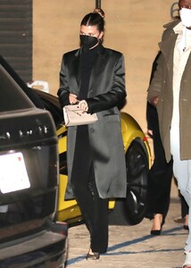sofia-richie-leaves-nobu-in-malibu-02-06-2021-0.jpg