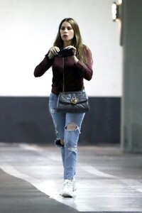 sofia-vergara-leaves-a-doctor-s-office-in-los-angeles-02-20-2021-5.jpg