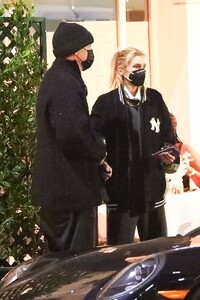 stella-maxwell-at-mr.-chow-in-beverly-hills-02-11-2021-2.jpg