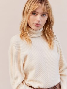 vintage-jude-sweater-cream-1.jpg