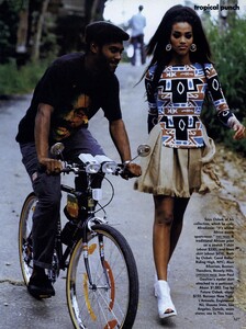 von_Unwerth_US_Vogue_April_1991_10.thumb.jpg.9727454e053e4a95832e56da768373e1.jpg