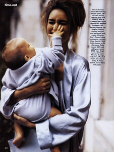 von_Unwerth_US_Vogue_January_1991_07.thumb.jpg.4d78fabc3ab3a1ce8656b52816d7a6bc.jpg