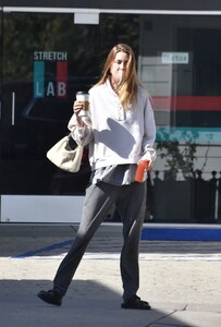 whitney-port-out-on-valentine-s-day-in-studio-city-02-14-2021-4.jpg