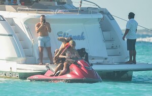 winnie-harlow-on-vacation-in-tulum-02-24-2021-1.jpg