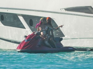 winnie-harlow-on-vacation-in-tulum-02-24-2021-3.jpg