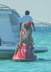 winnie-harlow-on-vacation-in-tulum-02-24-2021-6.jpg