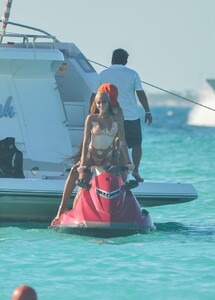 winnie-harlow-on-vacation-in-tulum-02-24-2021-9.jpg