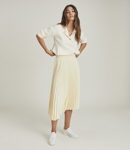 -womens-molly-sporty-pleat-midi-s-in-yellow-gold-2.thumb.jpg.0f97c514db35d87947feeae3bf86e6de.jpg