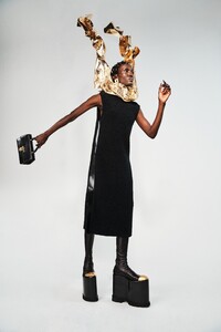 00033-Schiaparelli-RTW-fall-21-credit-Daniel-Roseberry.thumb.jpg.53e085c8faaa5e2fdcc20a6b8127692c.jpg