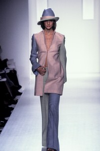 1003214293_Halston2000WomenRTW11.thumb.jpg.11d2af8e96eb841760b3f2e1222b9177.jpg