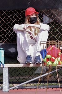 whitney-port-out-in-studio-city-03-17-2021-3 (1).jpg