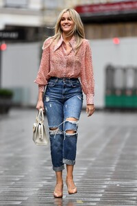      ash120321BZNimage103.jpg