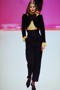 Yves-Saint-Laurent-Fall-1995 (18).jpg