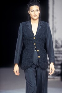 1257631342_JeanPaulGaultier1993WomenRTW58.thumb.jpg.f320c4692863f345d642ff7d28042085.jpg