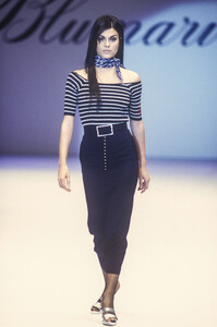 1266622291_Blumarine1993WomenRTW57.thumb.jpg.935df0fe75f76c87af09bcba19cef948.jpg