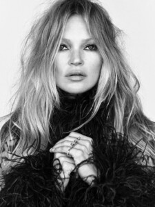 Kate+Moss+Luigi+Iango+Vogue+Hong+Kong+March+2021+(6).jpg