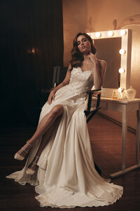 Ava+Moira+Hughes+Couture+split+wedding+dress.jpg
