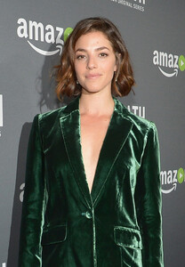 Olivia+Thirlby+Amazon+Red+Carpet+Premiere+Bom7IC6nYqzx.jpg