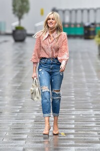     ash120321BZNimage110.jpg