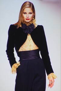 Yves-Saint-Laurent-Fall-1995 (26).jpg