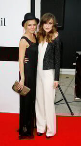 16401_Celebs4ever-com_Sienna_Miller_and_Keira_K_The_Edge_of_Love_premiere_Edinburgh_June_18_2008-03_122_584lo.jpg
