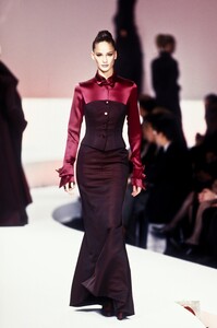 1643671491_ClaudeMontana1997WomenRTW72.thumb.jpg.8f10cda3df240907b30440275a55f77a.jpg