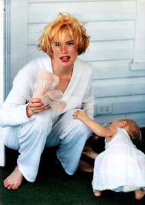 1653891690_MarieClaireItaliaJuly1991UnaVacanzaPerDueWilliamGarrett4.thumb.jpg.32933c4542e5b5624aec49174f7ce626.jpg