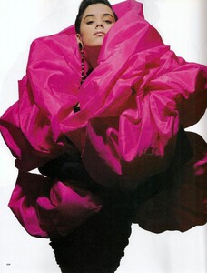 US ELLE December 1990,Zany Stuff,by Tyen,st-Nicole Crassat,m-tyen for christian dior,h-alexandre zouari,kelles scans 2.jpg