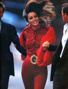 ELLE IT, Dec 1992 02.jpg