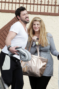 Kirstie+Alley+Kirstie+Alley+Maksim+Chmerkovskiy+JwR0NYWZ_m3x.jpg