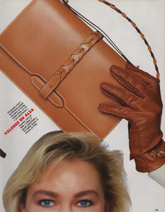 ELLE Spain March 1987 #6 by Paco Navarro 02.jpg