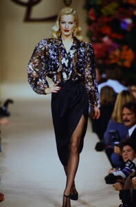 1793318326_ysl-hc-ss-1995(7).thumb.jpg.0631130a61324fbfed432ff7012d6d40.jpg