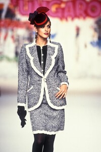 1795644894_EmanuelUngaro1994HauteCouture31.thumb.jpg.5ebcd1ae9aa2d85e75cf4c948a96e7d1.jpg