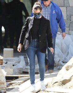      jen190321BZNimage13.jpg