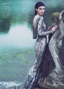 1863658182_Mert__Marcus_US_Vogue_November_2011_03.thumb.jpg.ce8214c352f0b7dd28c043f4c75bcfe0.jpg